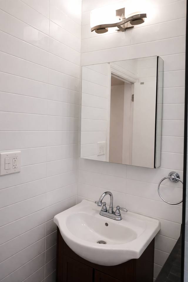 1 Chester Ct #3 - Photo 3 of 9