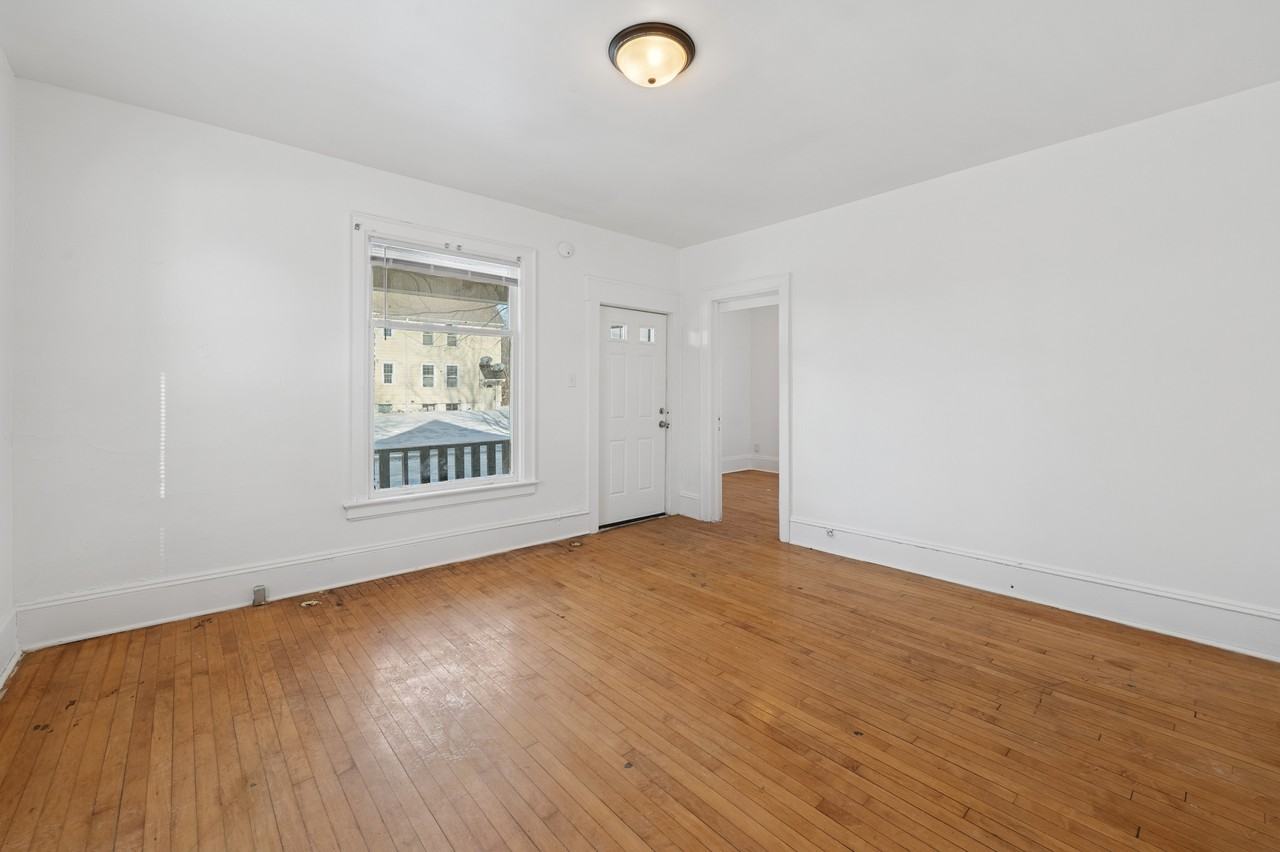 2606 N 18th St #2606 - Photo 3 of 15