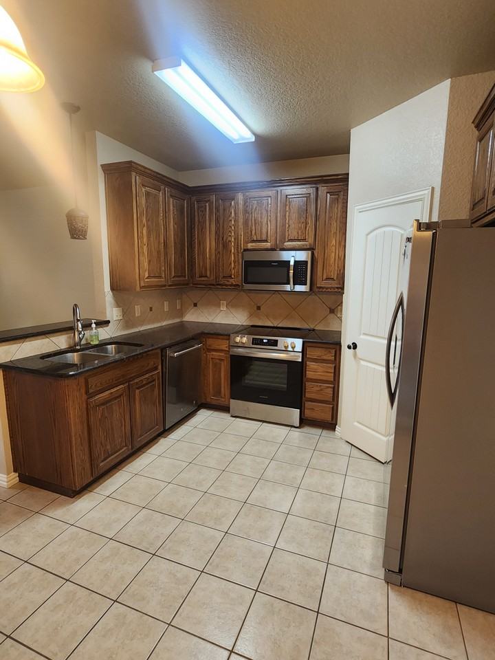 437 W Dunlap Ave #NA - Photo 4 of 19