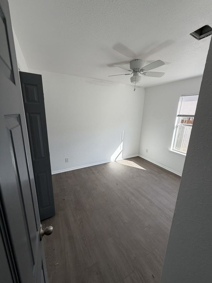 524 Cutty Trl #A - Photo 4 of 17