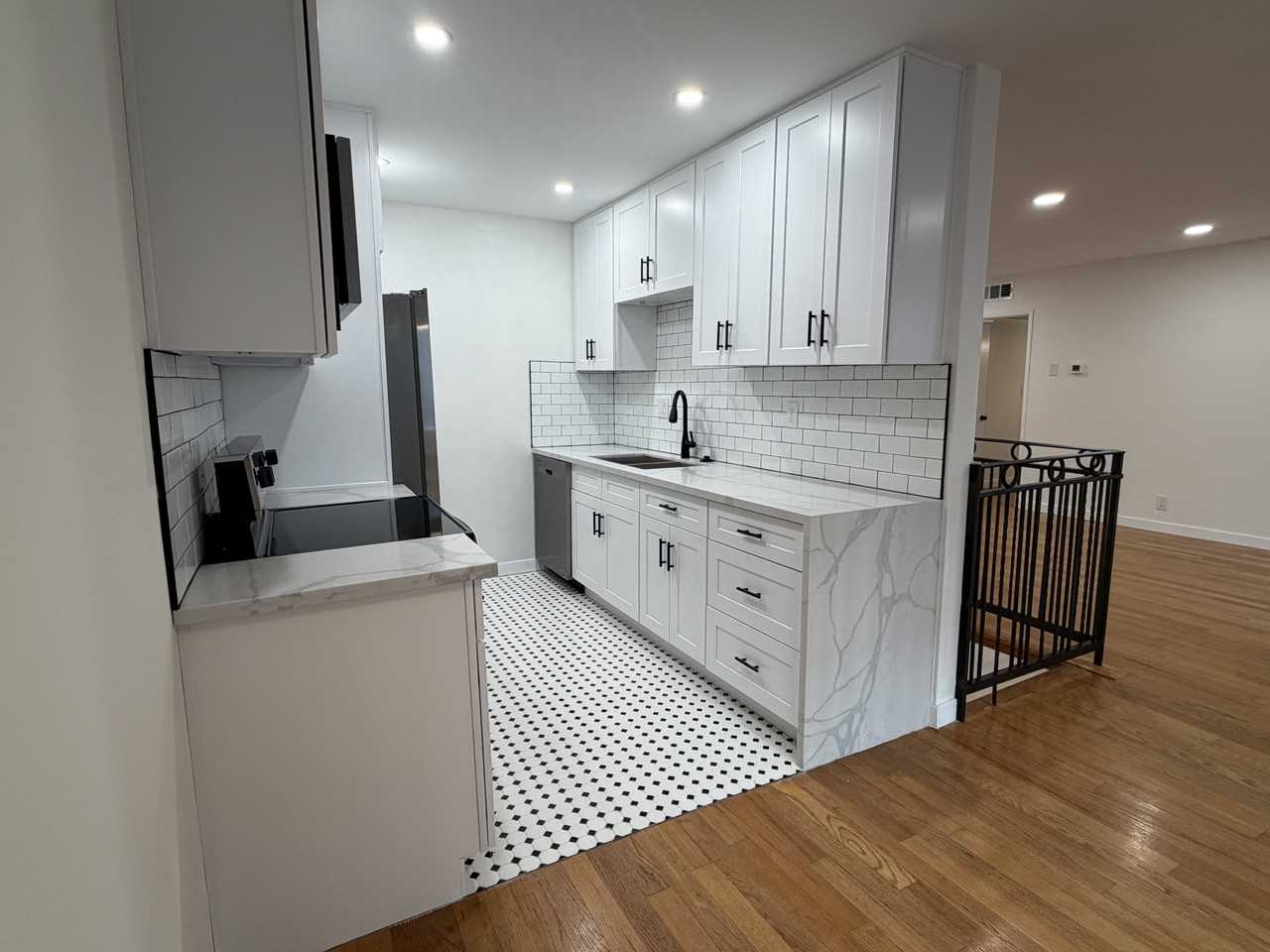 463 S Maple Dr #4 - Photo 4 of 29