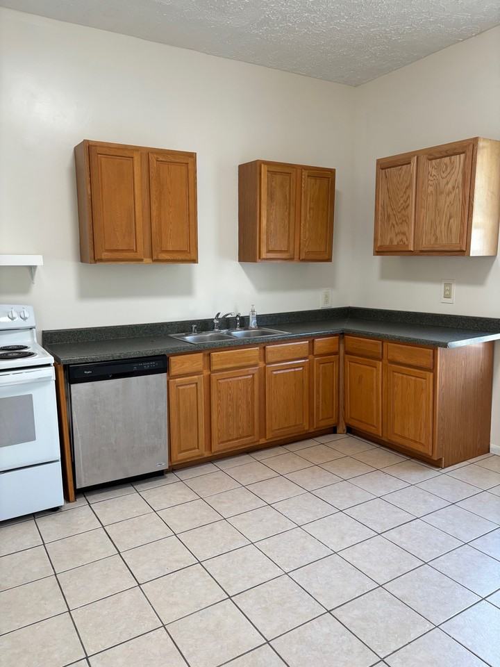 315 Jefferson St #NA - Photo 5 of 9