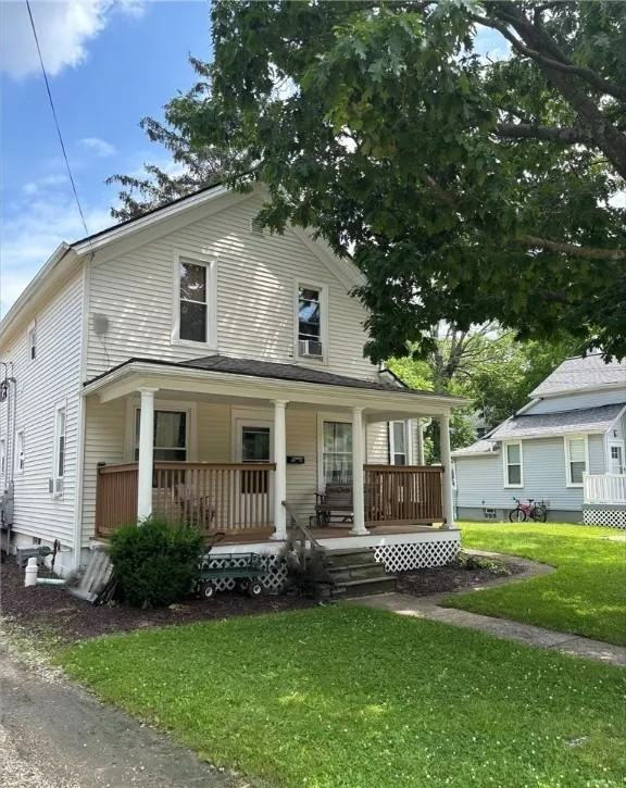 206 Court St - Photo 3 of 8