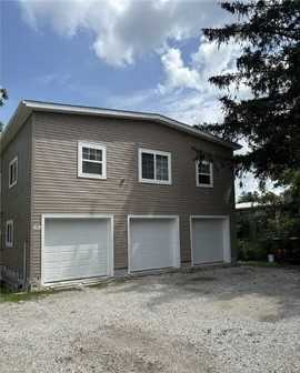 206 Court St - Photo 4 of 8