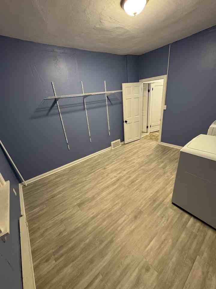 206 Court St - Photo 5 of 8