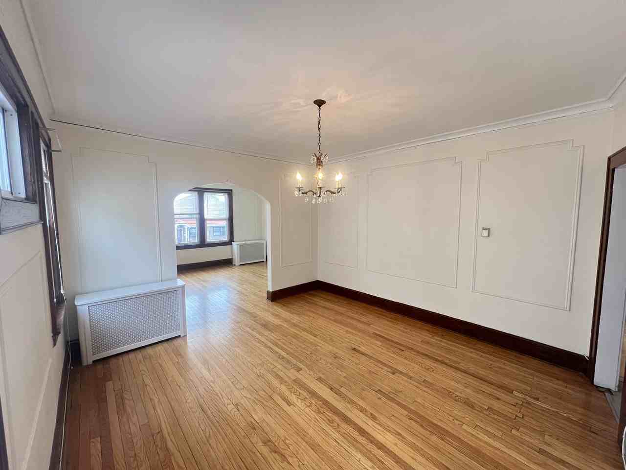 1044 Cross Ave #2 - Photo 3 of 10