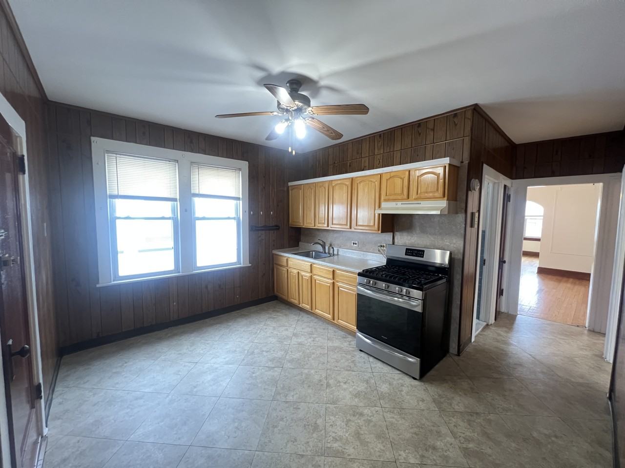 1044 Cross Ave #2 - Photo 4 of 10