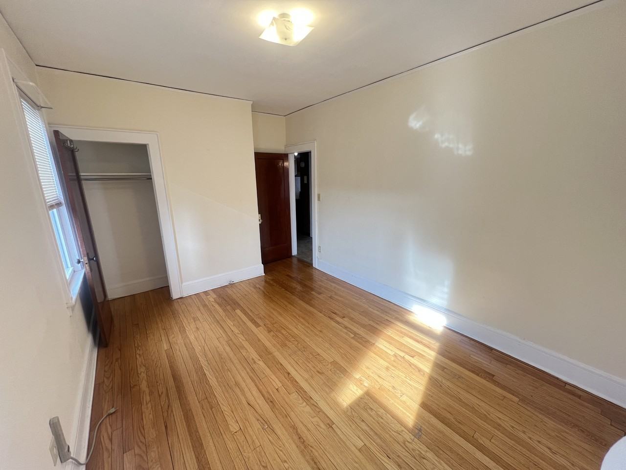 1044 Cross Ave #2 - Photo 6 of 10