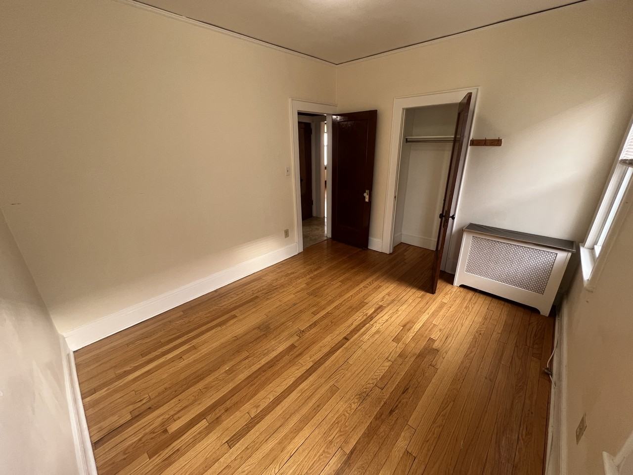 1044 Cross Ave #2 - Photo 7 of 10