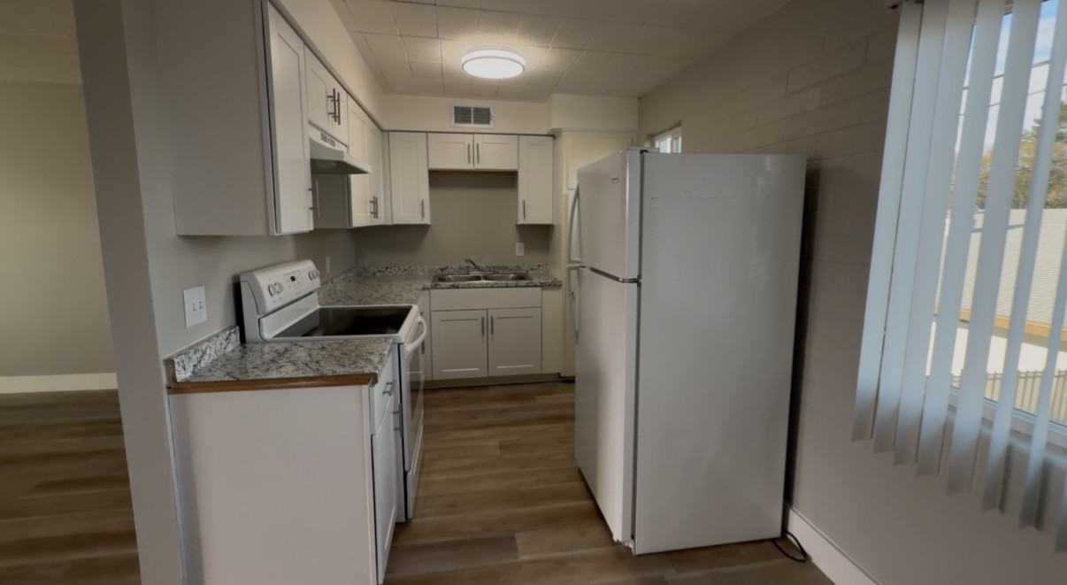 6512 N 63rd Ave #5 - Photo 5 of 10