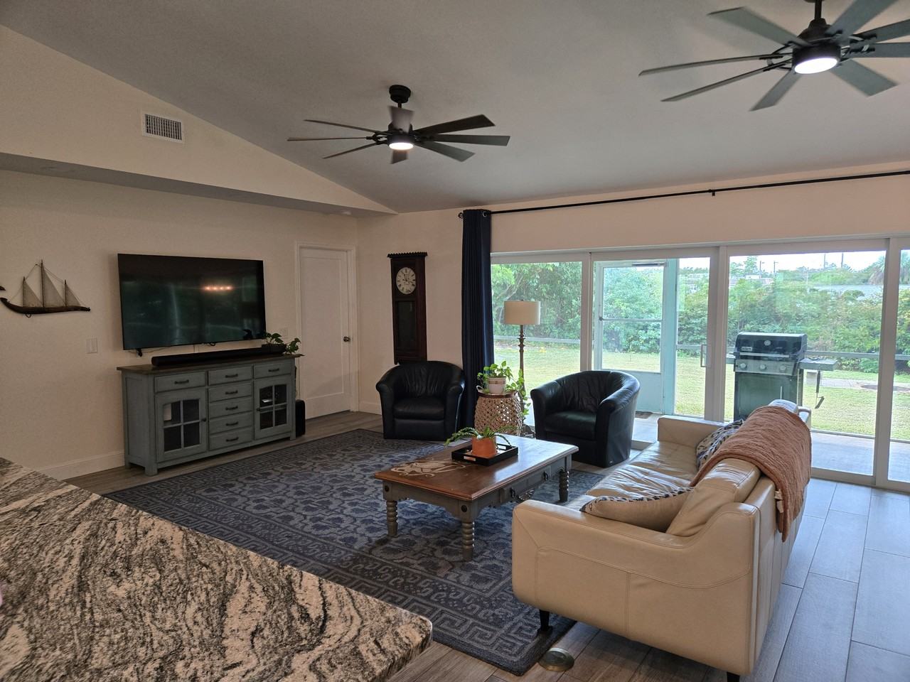 9300 Se Eagle Ave #NA - Photo 3 of 14