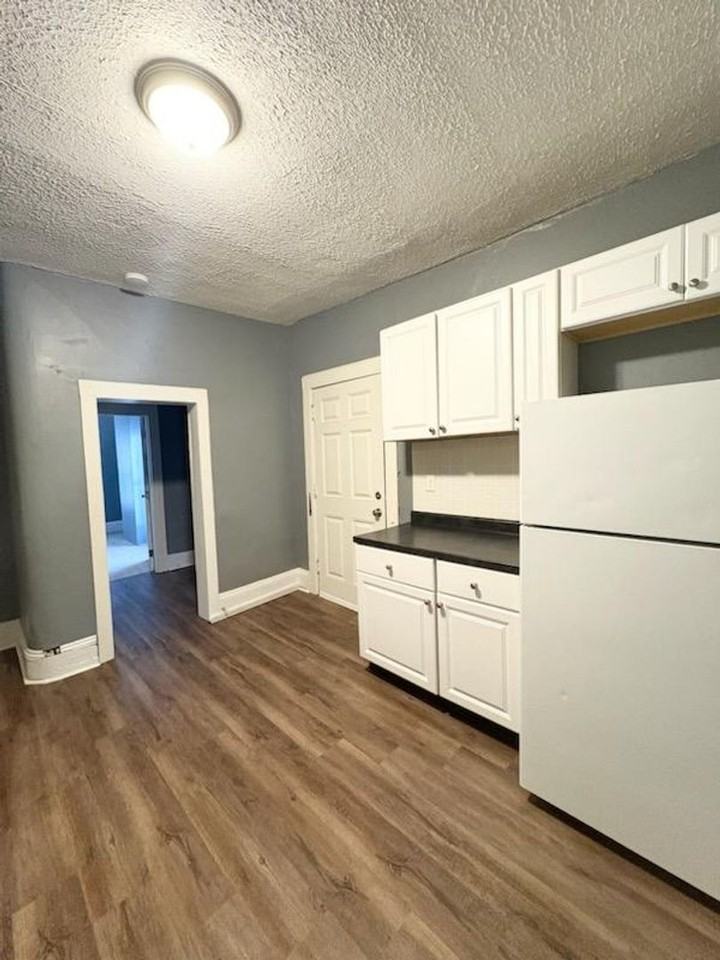 314 W. Wood - Photo 7 of 15