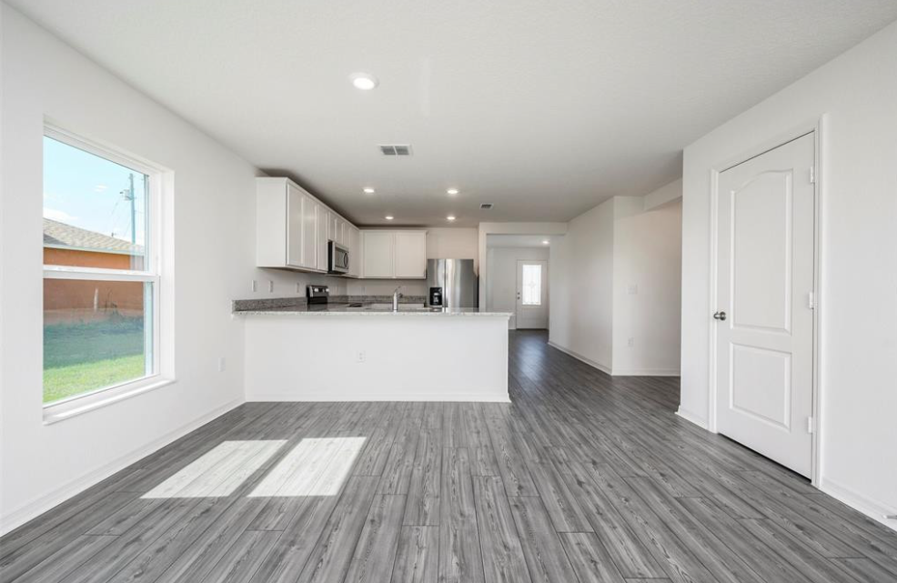 5236 Imagination Dr #NA - Photo 5 of 8