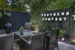 featured image of 2483 Realm St #NA