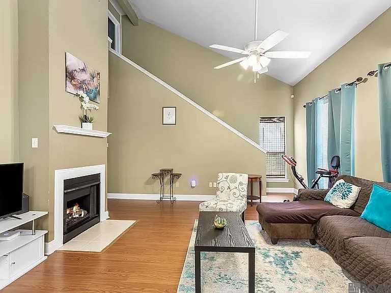 5157 Etta St #4G - Photo 3 of 12