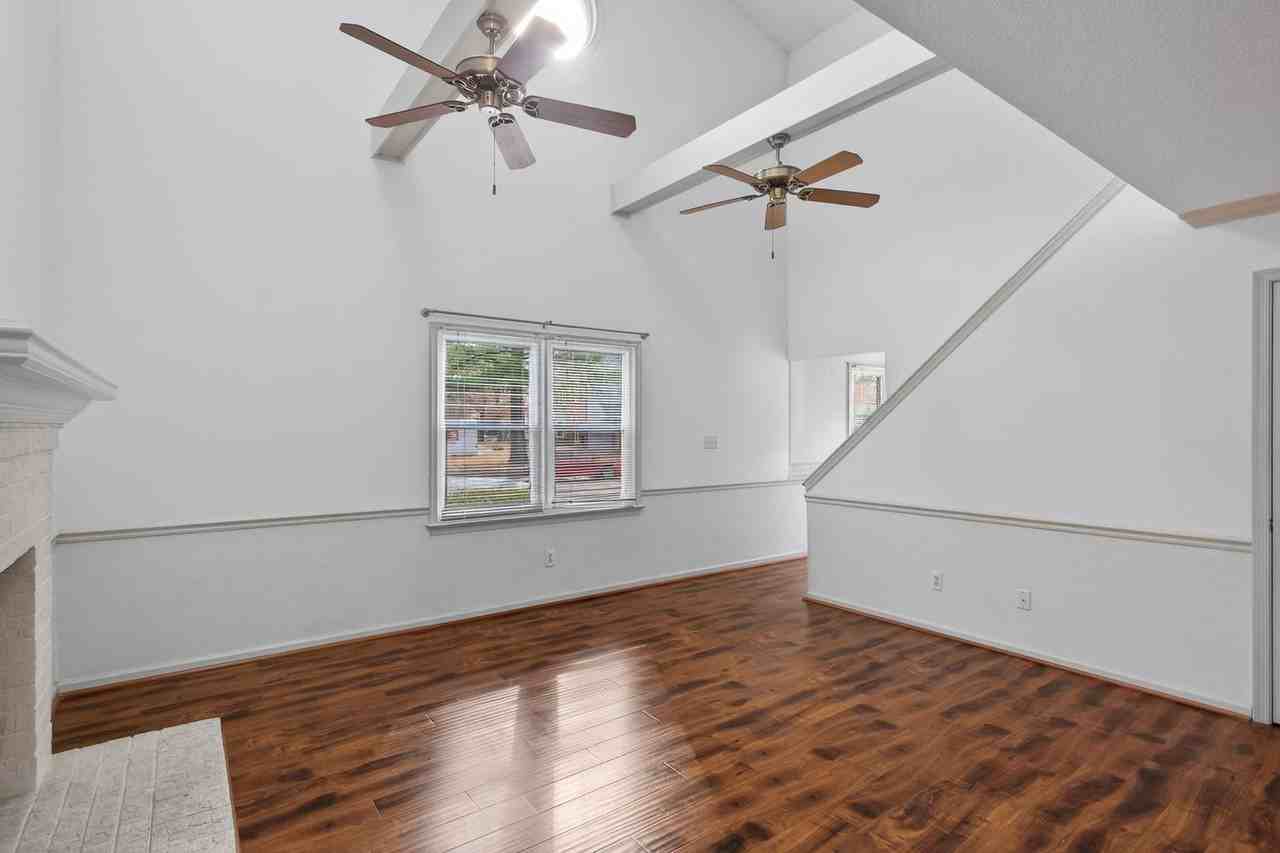 217 Resolution Dr - Photo 5 of 22