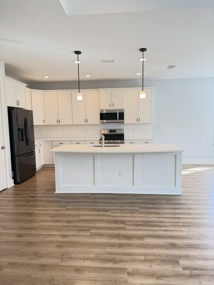 300 Foxtail Way #NA - Photo 3 of 9