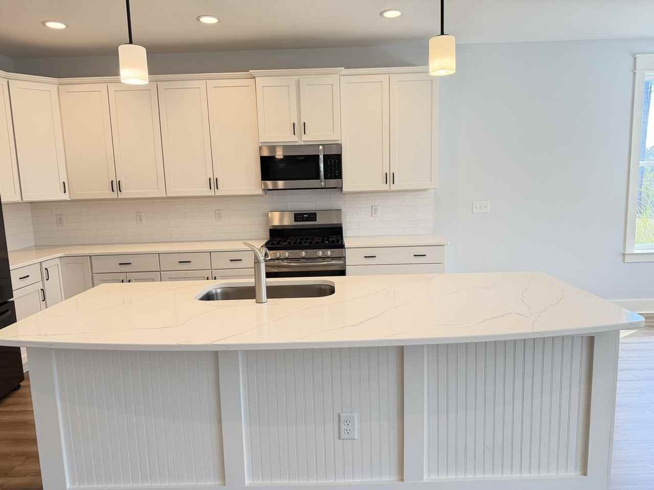 300 Foxtail Way #NA - Photo 4 of 9