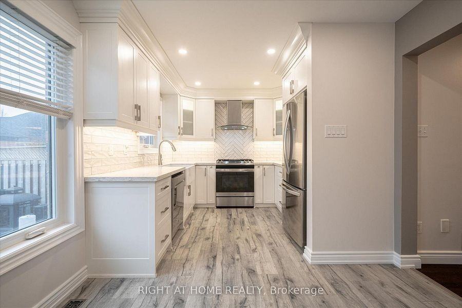 511 Church Street North - Photo 3 of 8