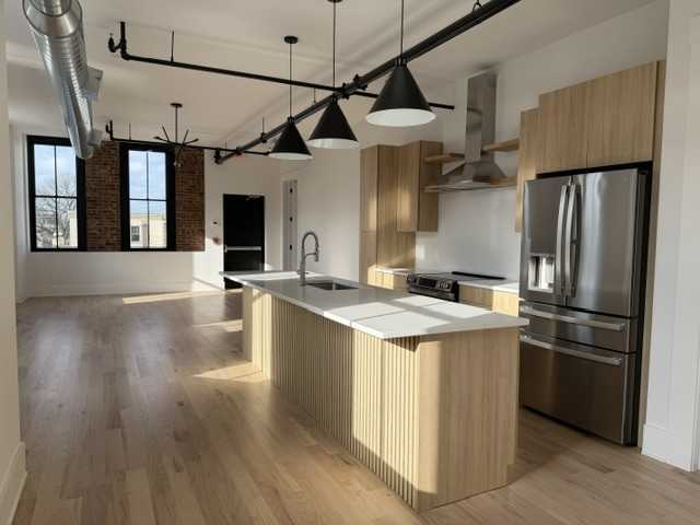 4042 Broad St - Photo 5 of 12