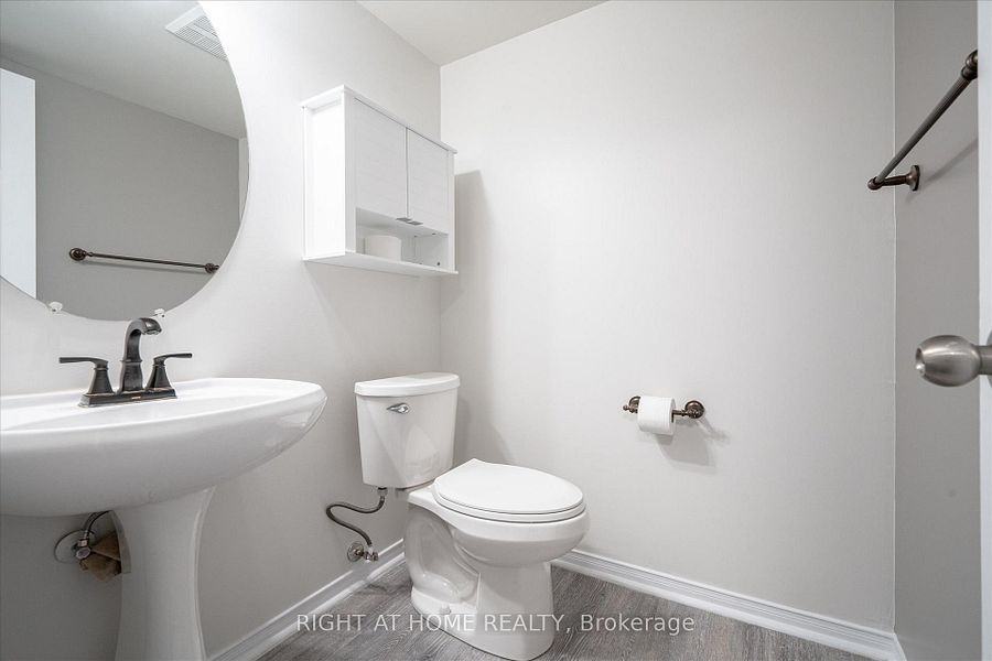 511 Church Street North - Photo 7 of 8