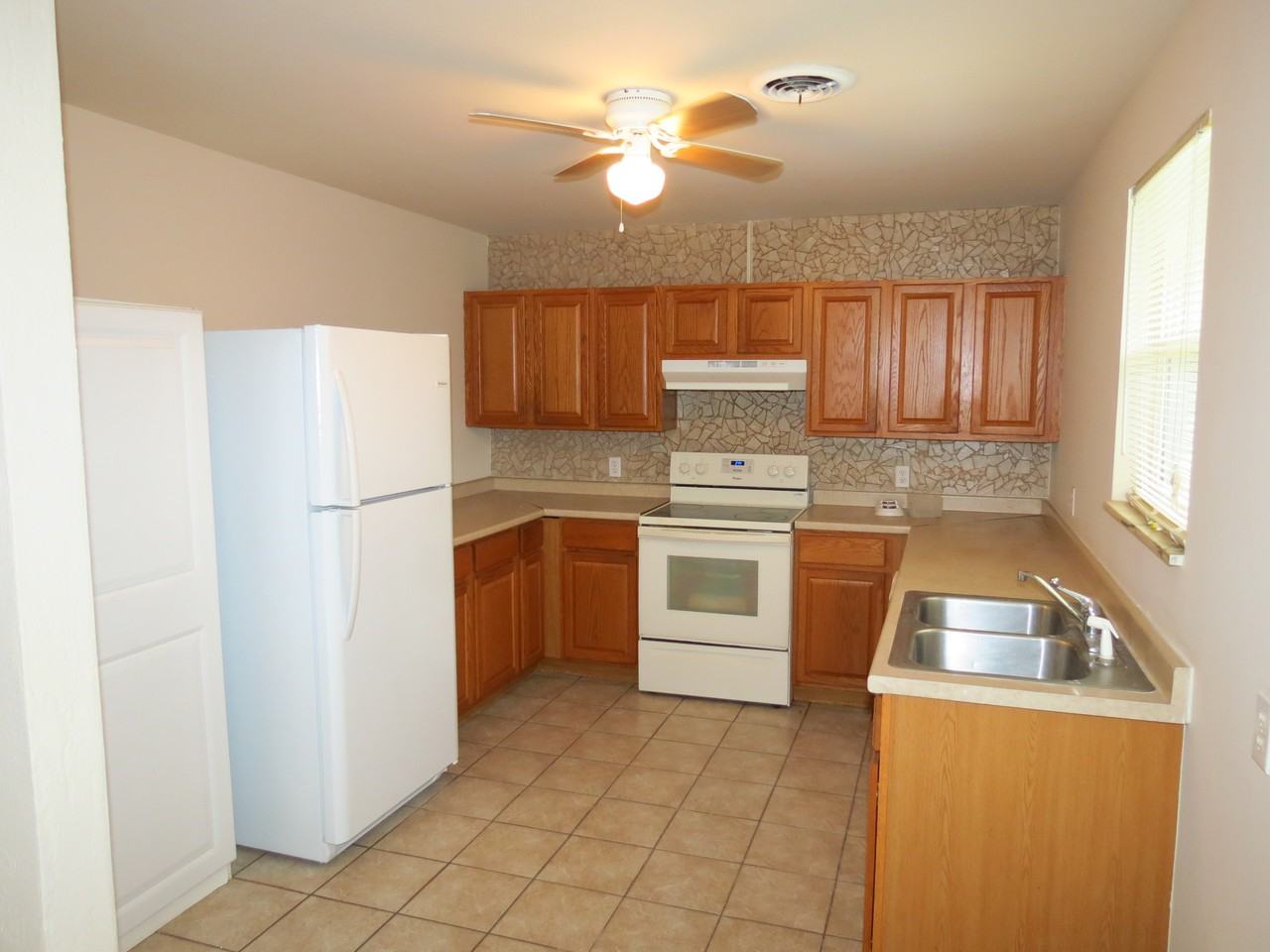 122 Magnolia Dr #1 - Photo 7 of 19