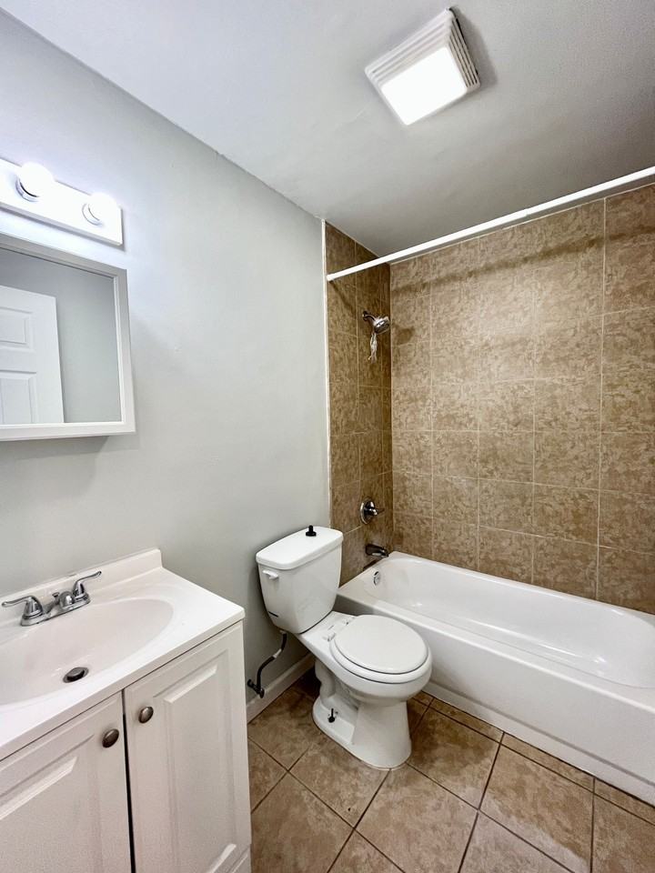 817 East Turner Street105 - Photo 5 of 6