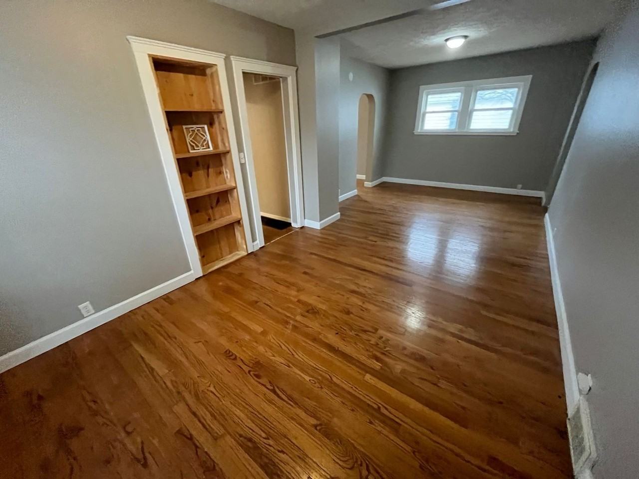 2220 Charles St - Photo 5 of 11