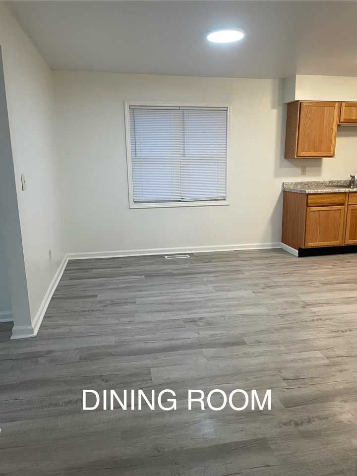 2140 Crystal St #1 - Photo 3 of 20