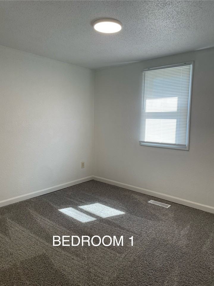 2140 Crystal St #1 - Photo 7 of 20