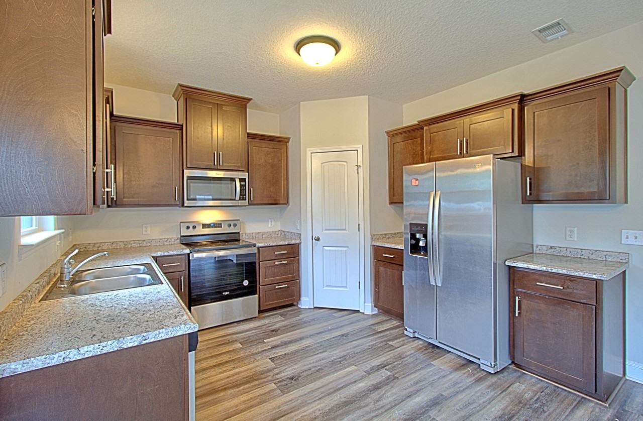 430 Rutledge Dr #1 - Photo 7 of 30