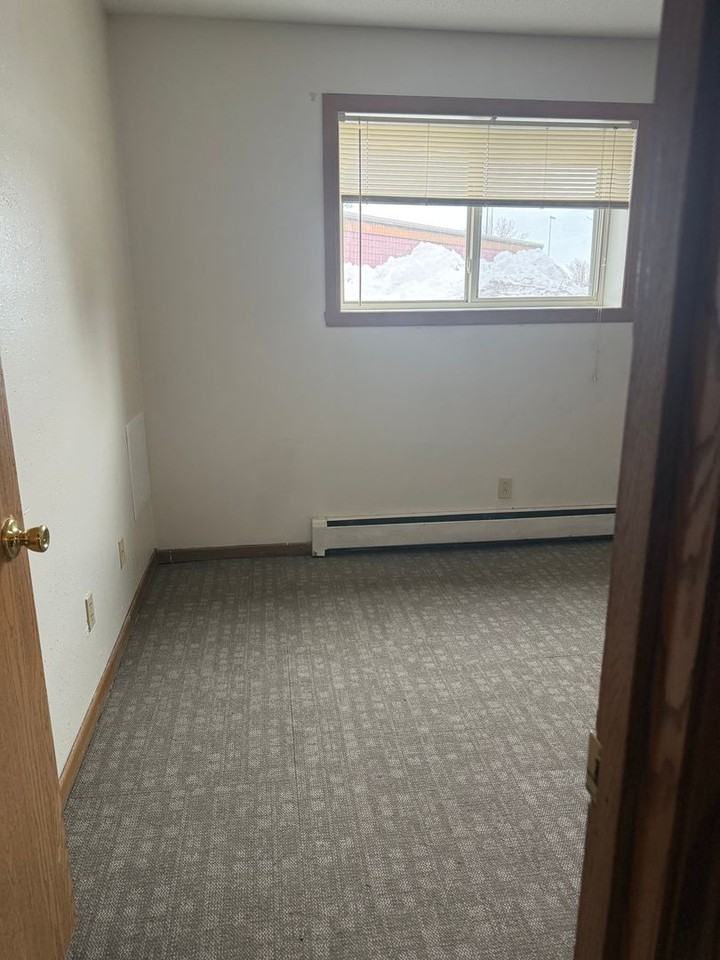 Imperial Apartments - Photo 6 of 9