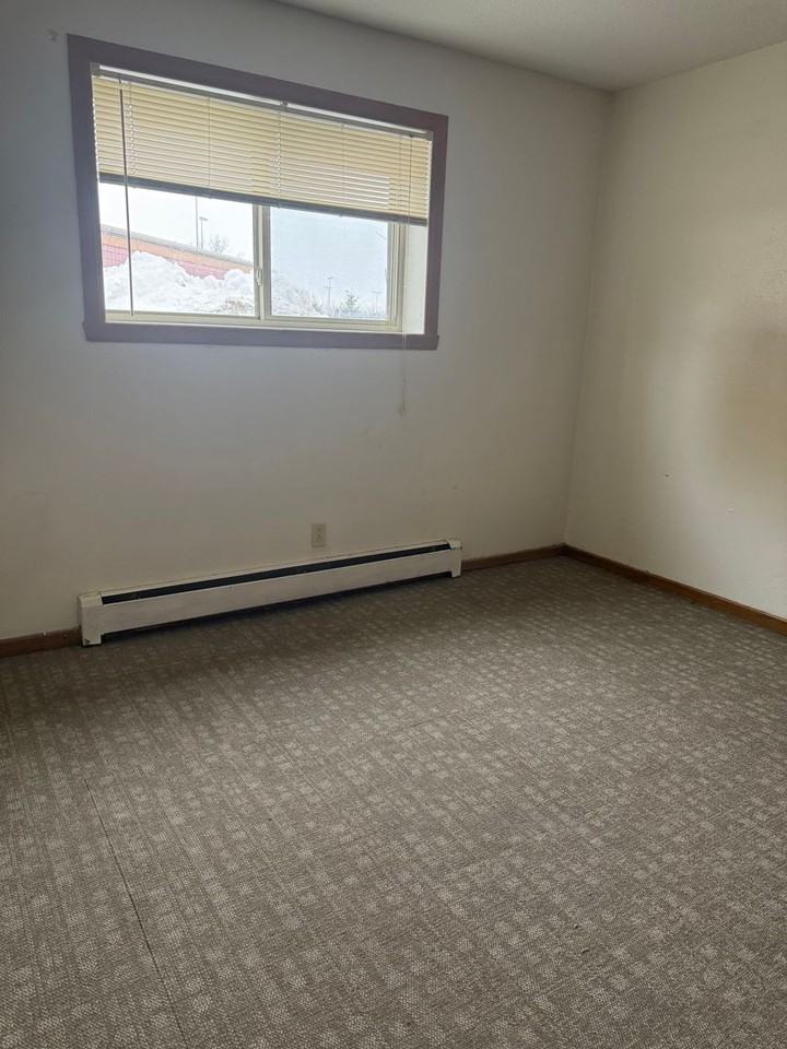 Imperial Apartments - Photo 7 of 9