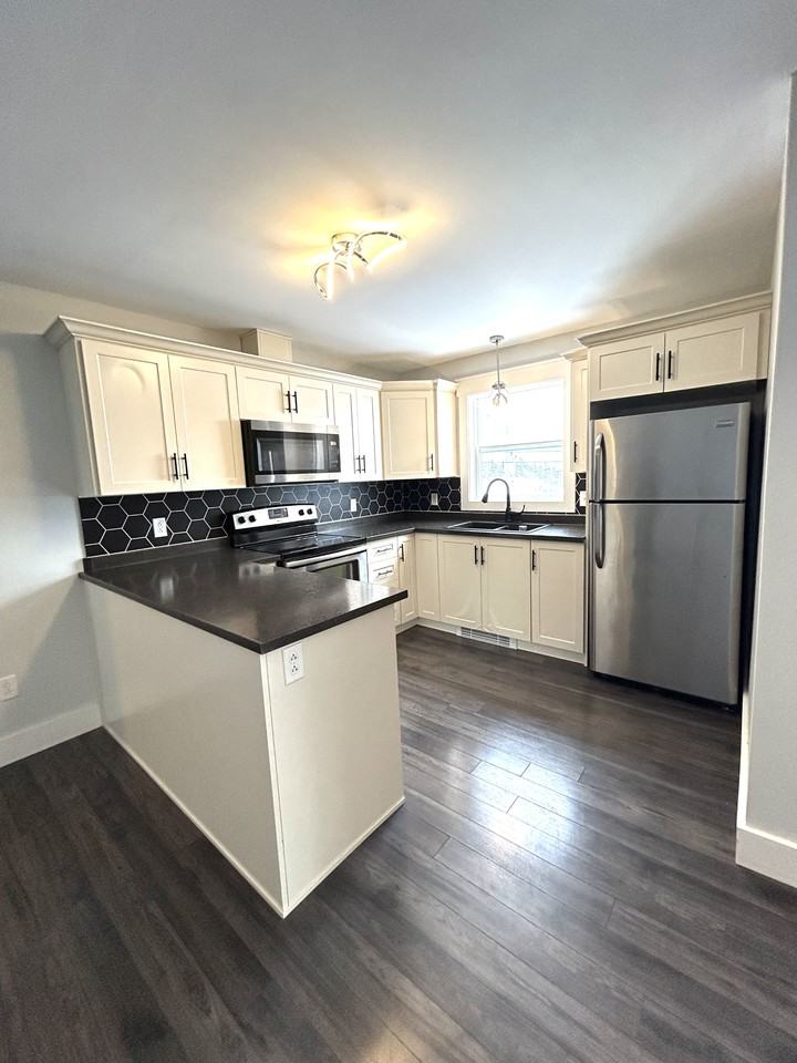 4 Guernsey Pl #4 - Photo 2 of 10