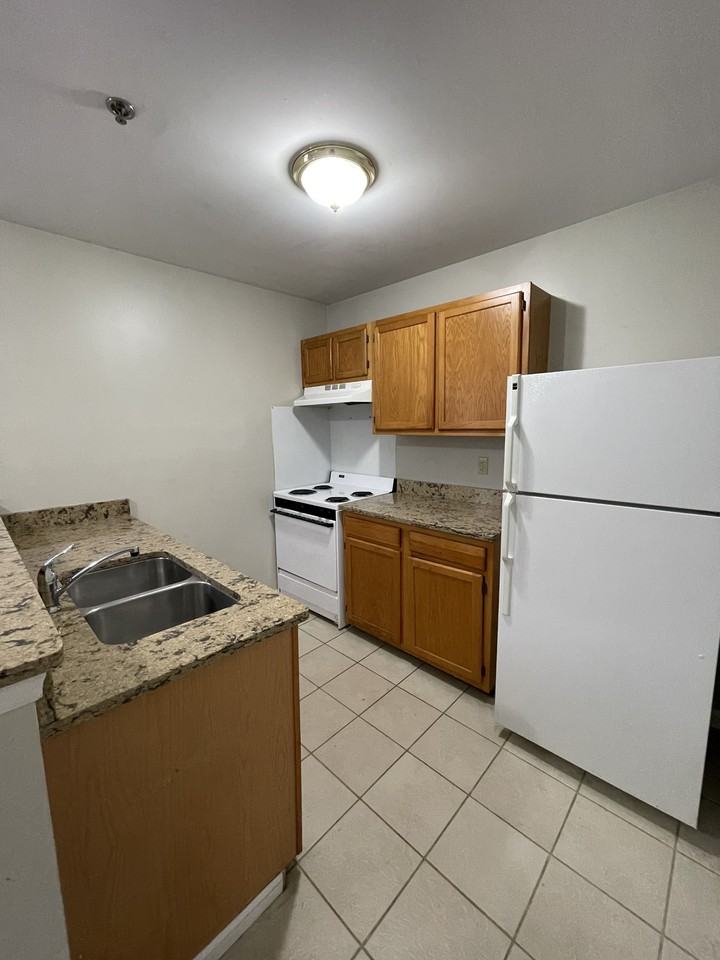 1500 Iris Dr #1 - Photo 4 of 13