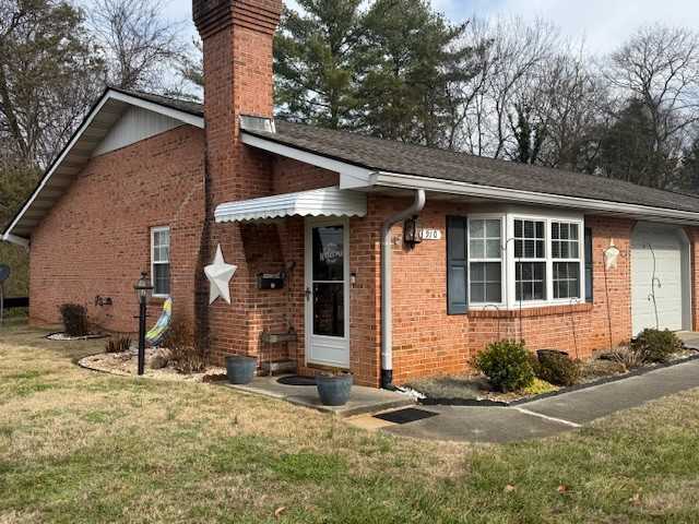 910 Windridge Dr #1 - Photo 2 of 3