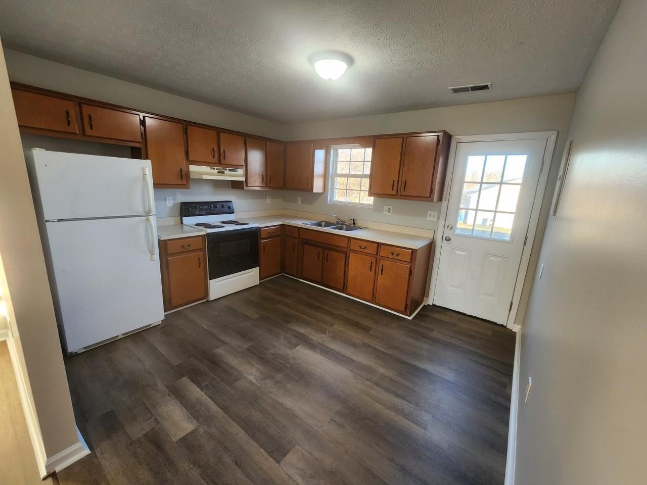 132 Cardinal Dr #1 - Photo 7 of 9