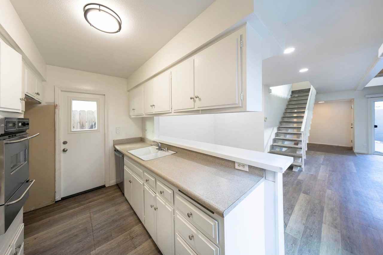 215 Fern St - Photo 2 of 16