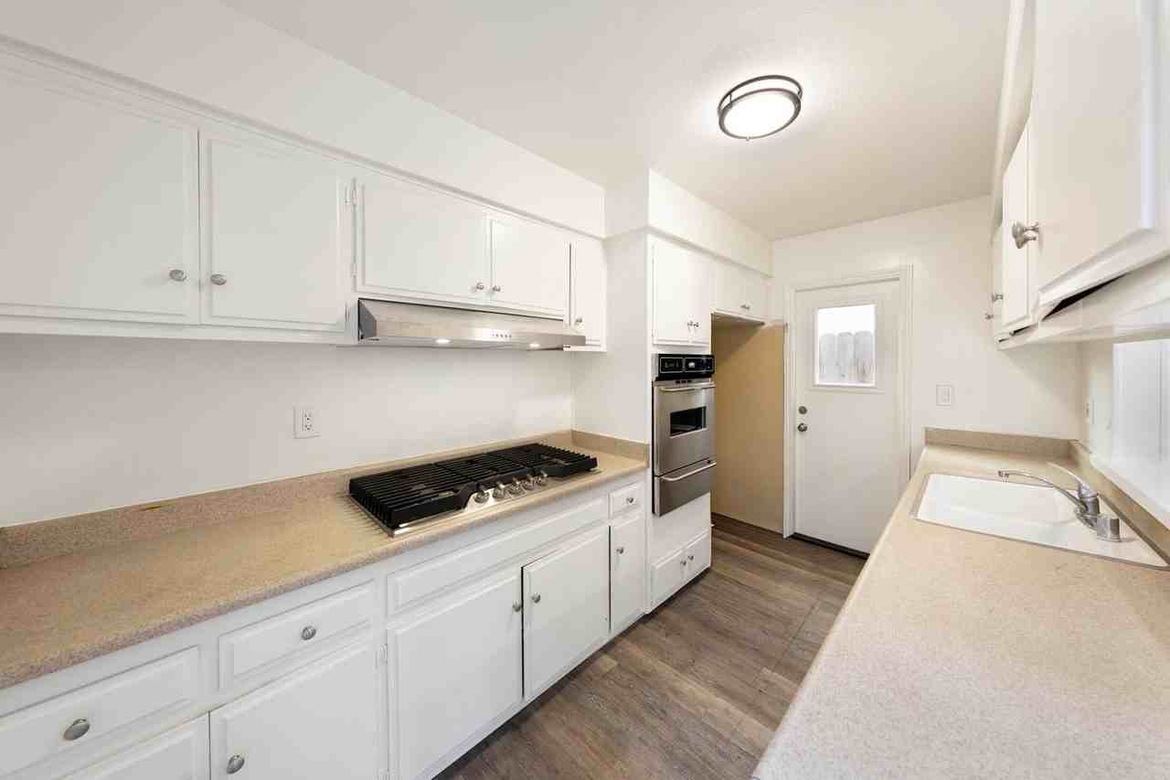 215 Fern St - Photo 7 of 16