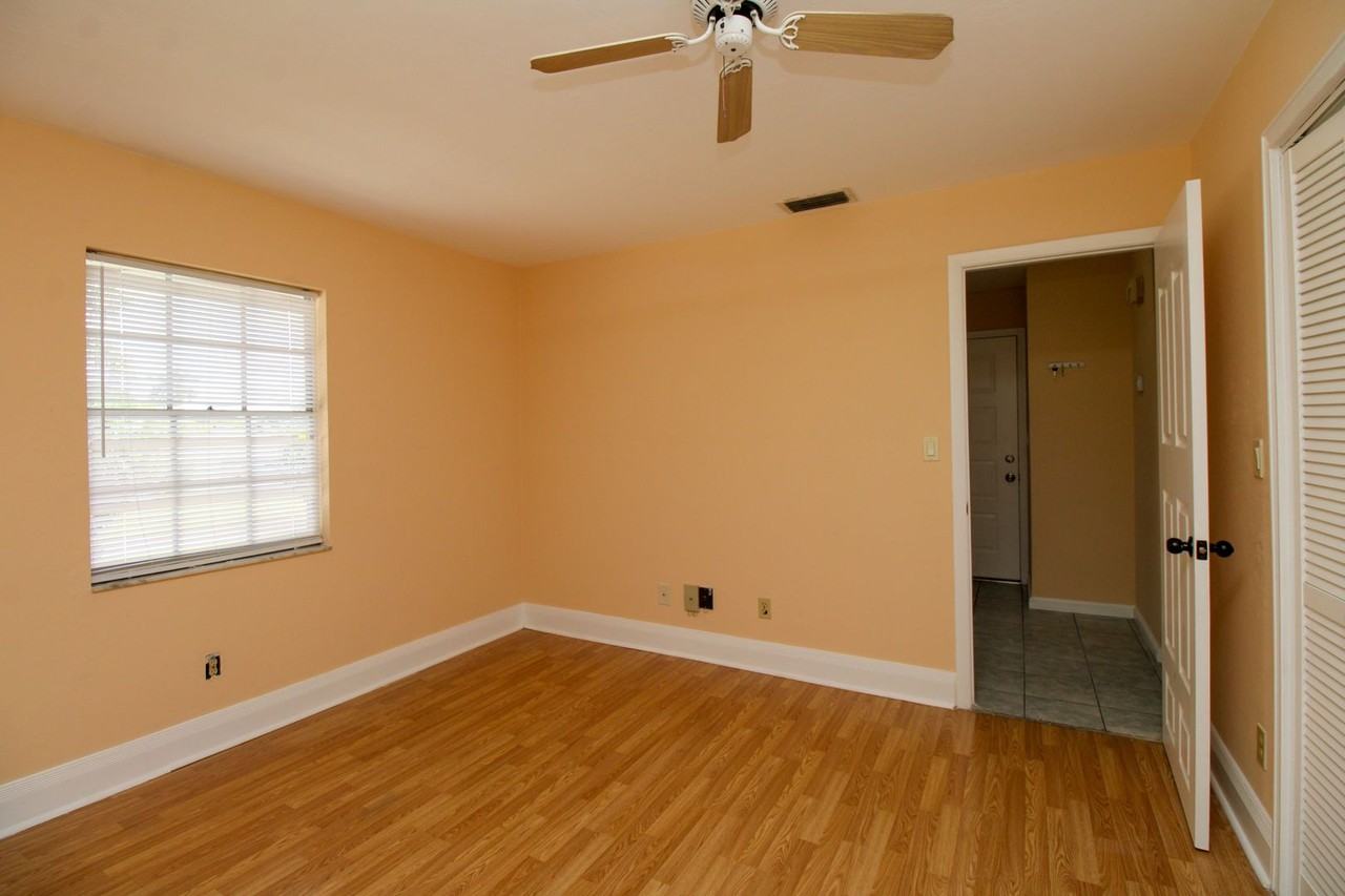 4300 Gulfstream Dr #2D - Photo 7 of 31