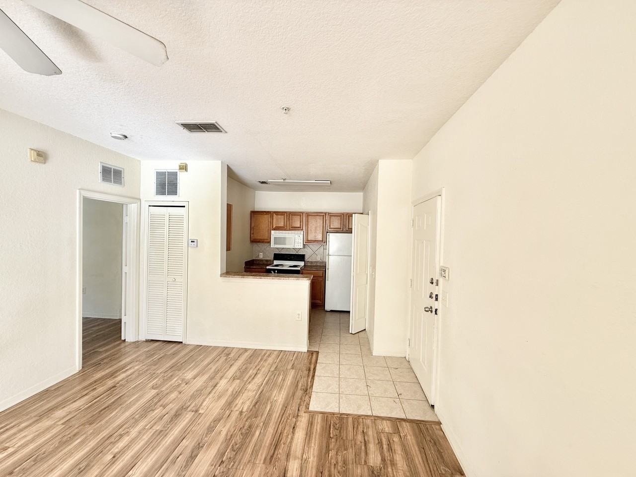 6137 Metrowest Blvd #208 - Photo 7 of 11