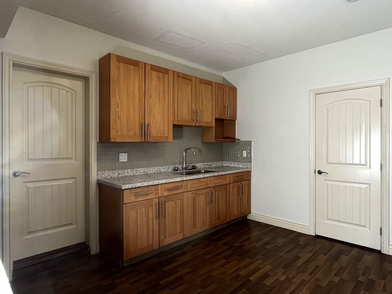 2885 McLaren Court - Photo 2 of 8