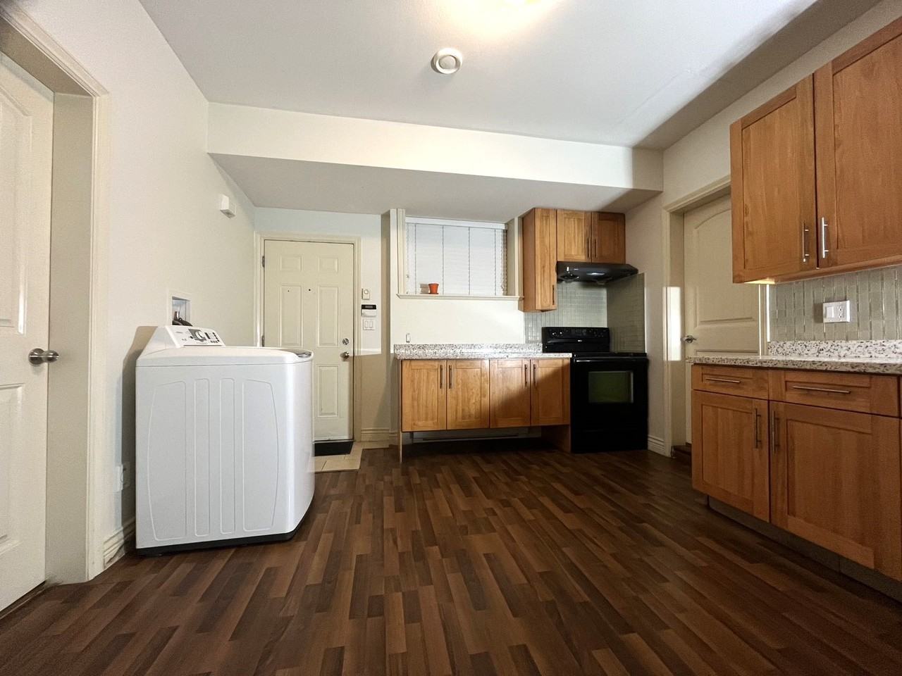 2885 McLaren Court - Photo 4 of 8