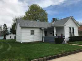 featured image of 734 Main St