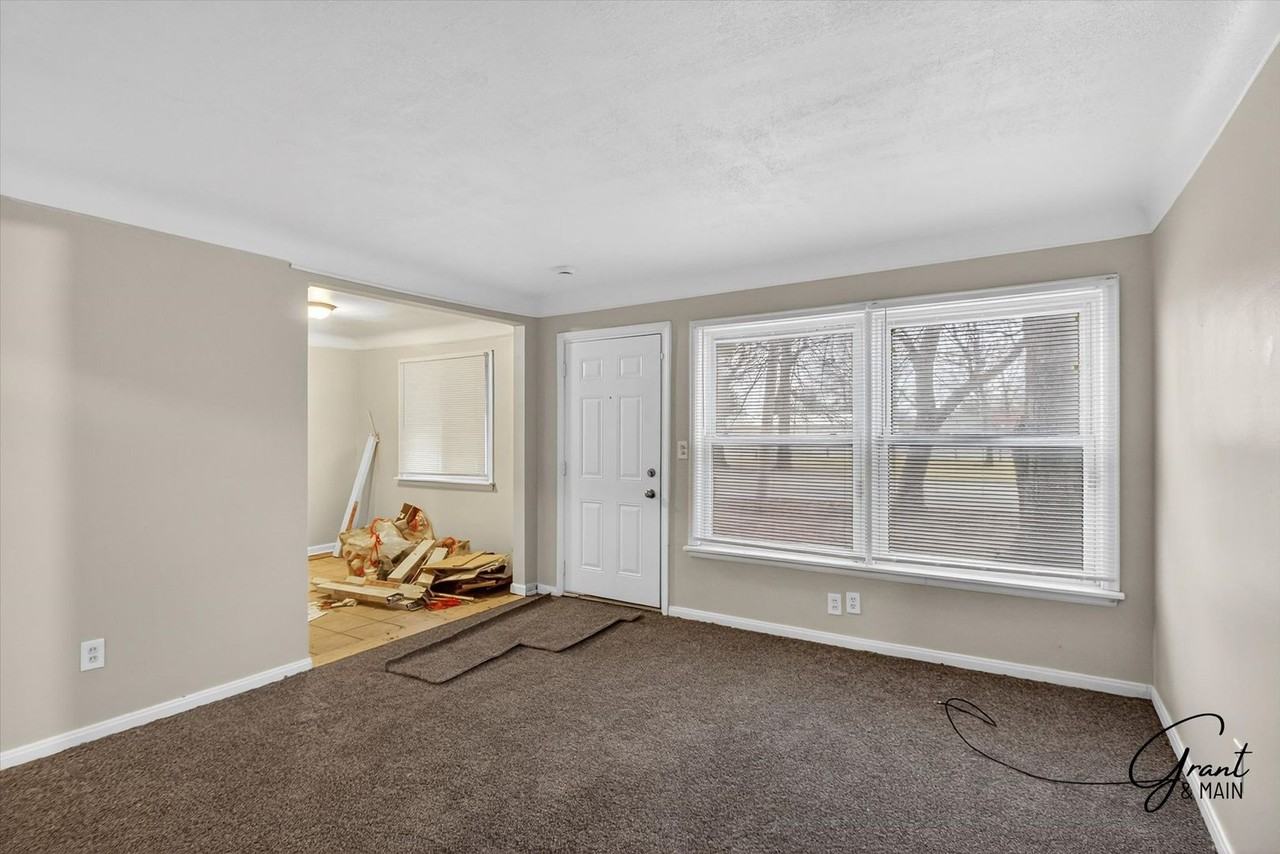 11716 Burt Rd - Photo 4 of 16