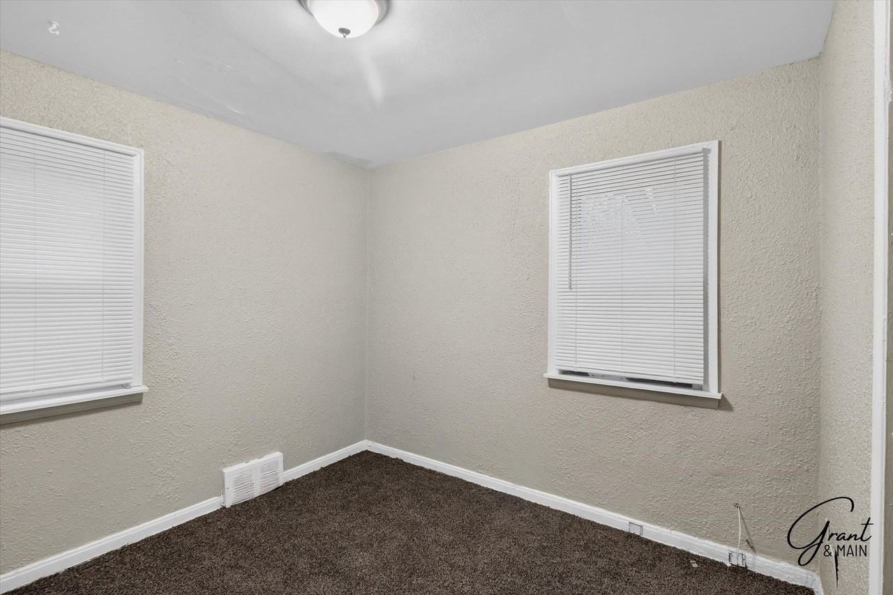11716 Burt Rd - Photo 6 of 10