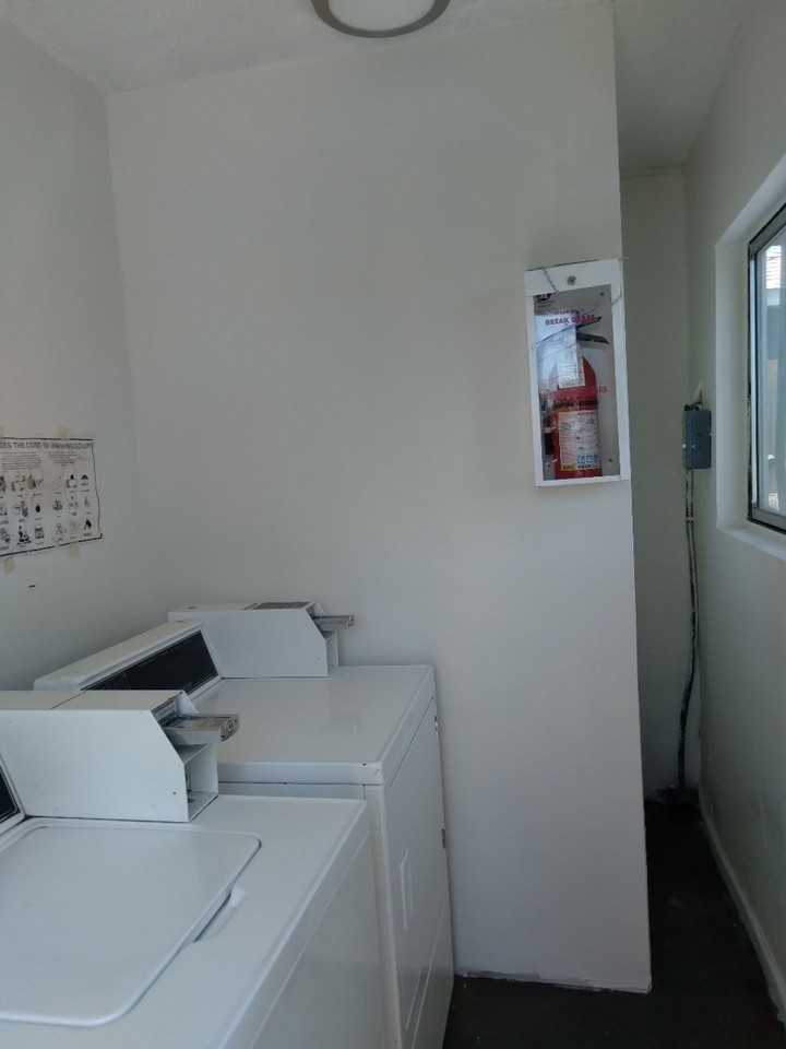 24606 S Avalon Blvd - Photo 2 of 10