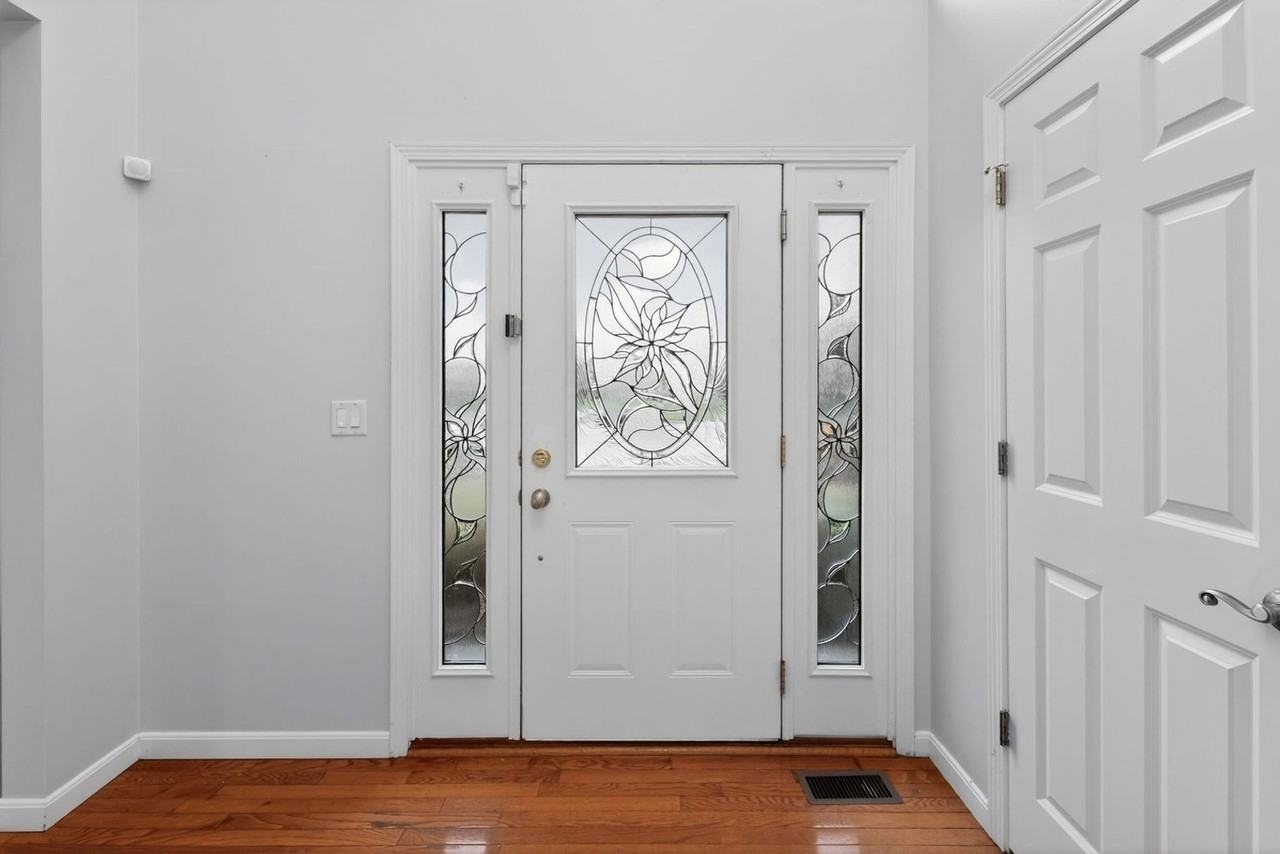 6415 Evergreen Ct - Photo 6 of 31