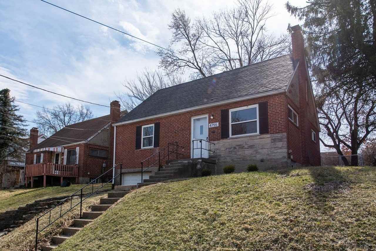 4755 Hardwick Dr - Photo 3 of 37