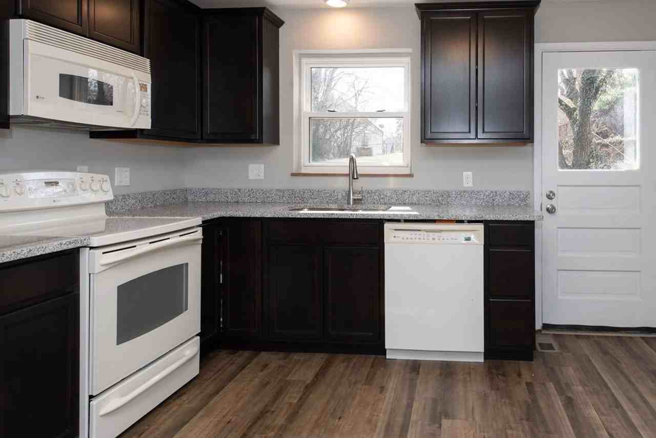 4755 Hardwick Dr - Photo 6 of 37